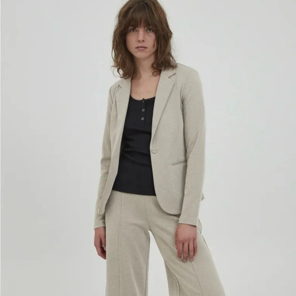 ICHI Jackets & Blazers - ICHI Kate Blazer One Button Size Small Driftwood Tan NWT